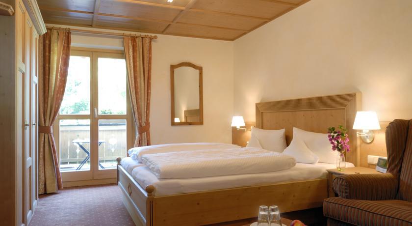 Hotel Landhaus Strobl Am See Бад Виезее Стая снимка